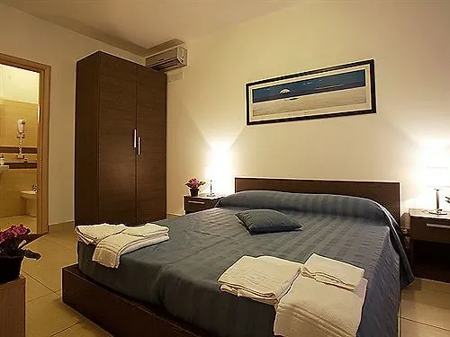 Il Cantone Del Faro Giardini Naxos 4*,